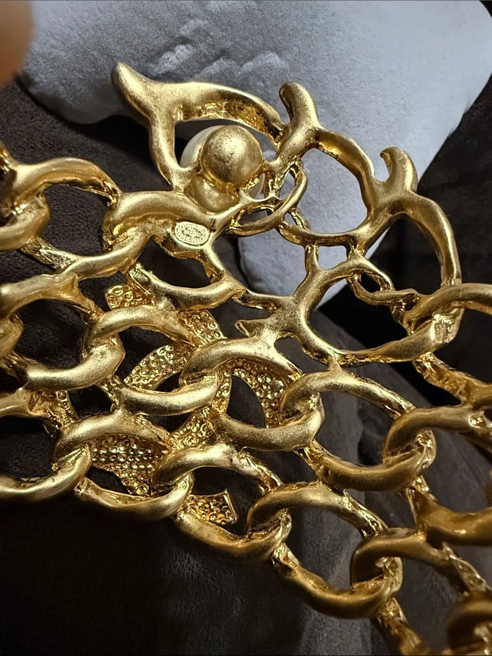CHANEL statement gold